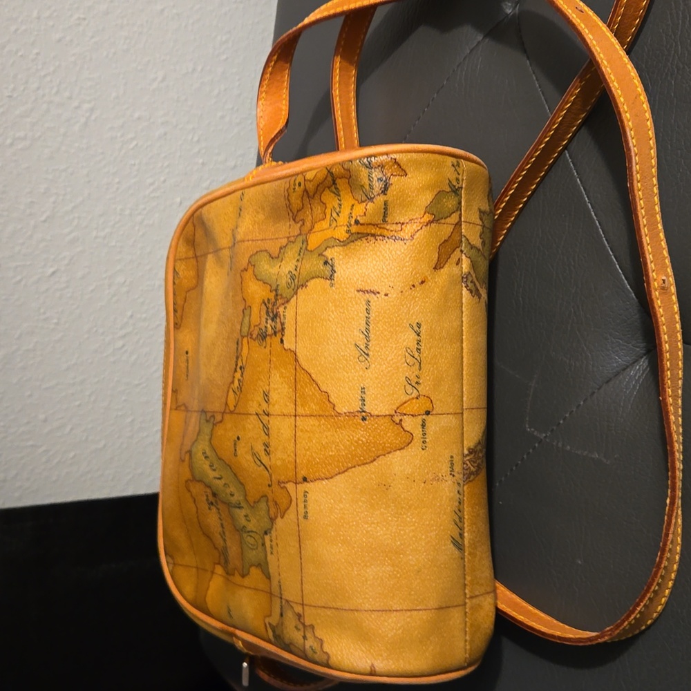 Purse - Picture 2 of 3